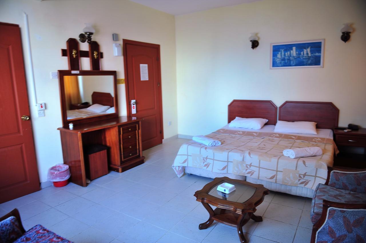 Kasgar Court Hotel Agia Varvara Exterior photo
